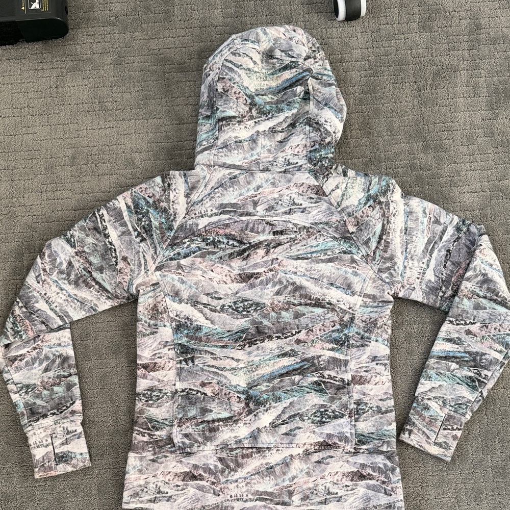 Lululemon Scuba Patterned Hooded Jacket - Picture 3 of 3